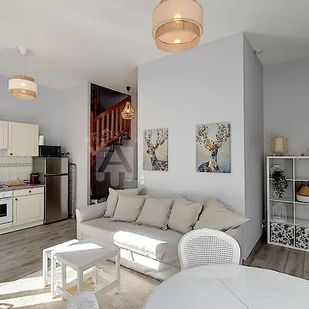 Ulysse Apartment *